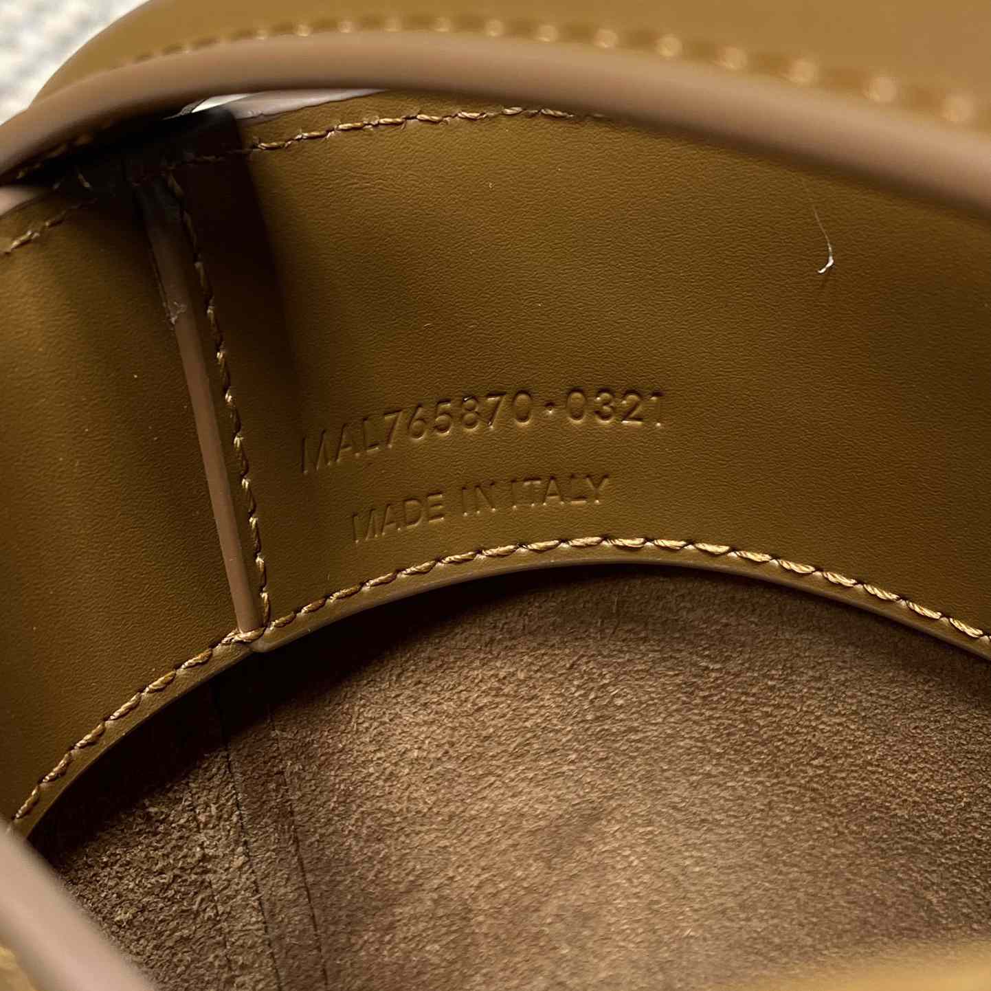 Saint Laurent Le 37 Mini In Shiny Leather - DopestKickz