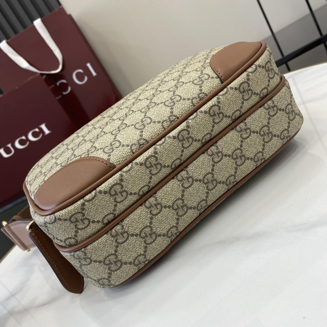 Gucci GG Emblem Medium Crossbody Bag - DopestKickz