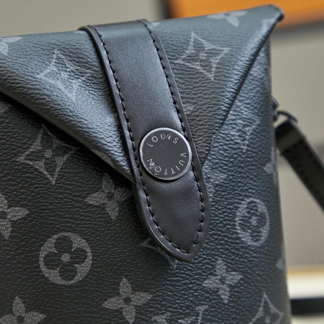 Louis Vuitton Envelope Pouch  M11613 - DopestKickz