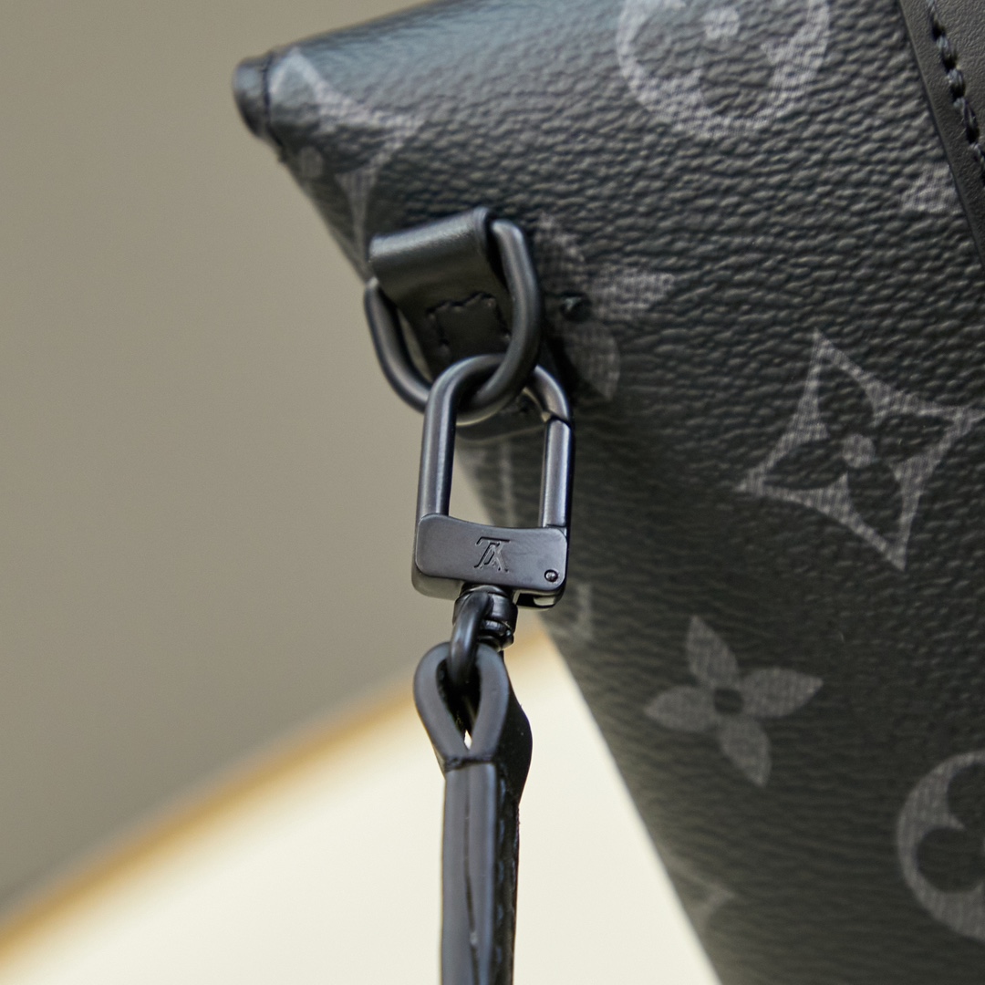 Louis Vuitton Envelope Pouch  M11613 - DopestKickz