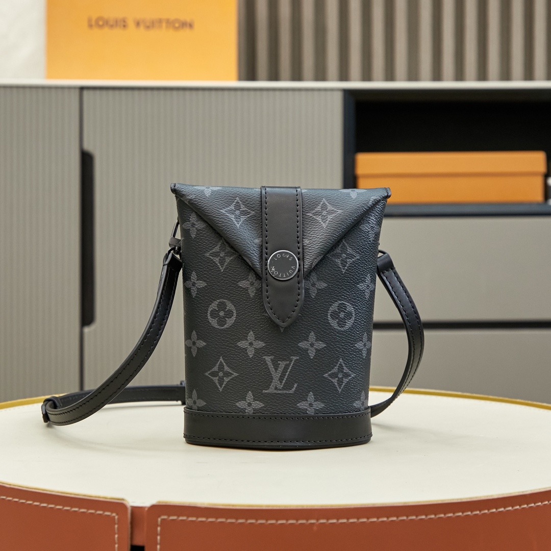 Louis Vuitton Envelope Pouch  M11613 - DopestKickz