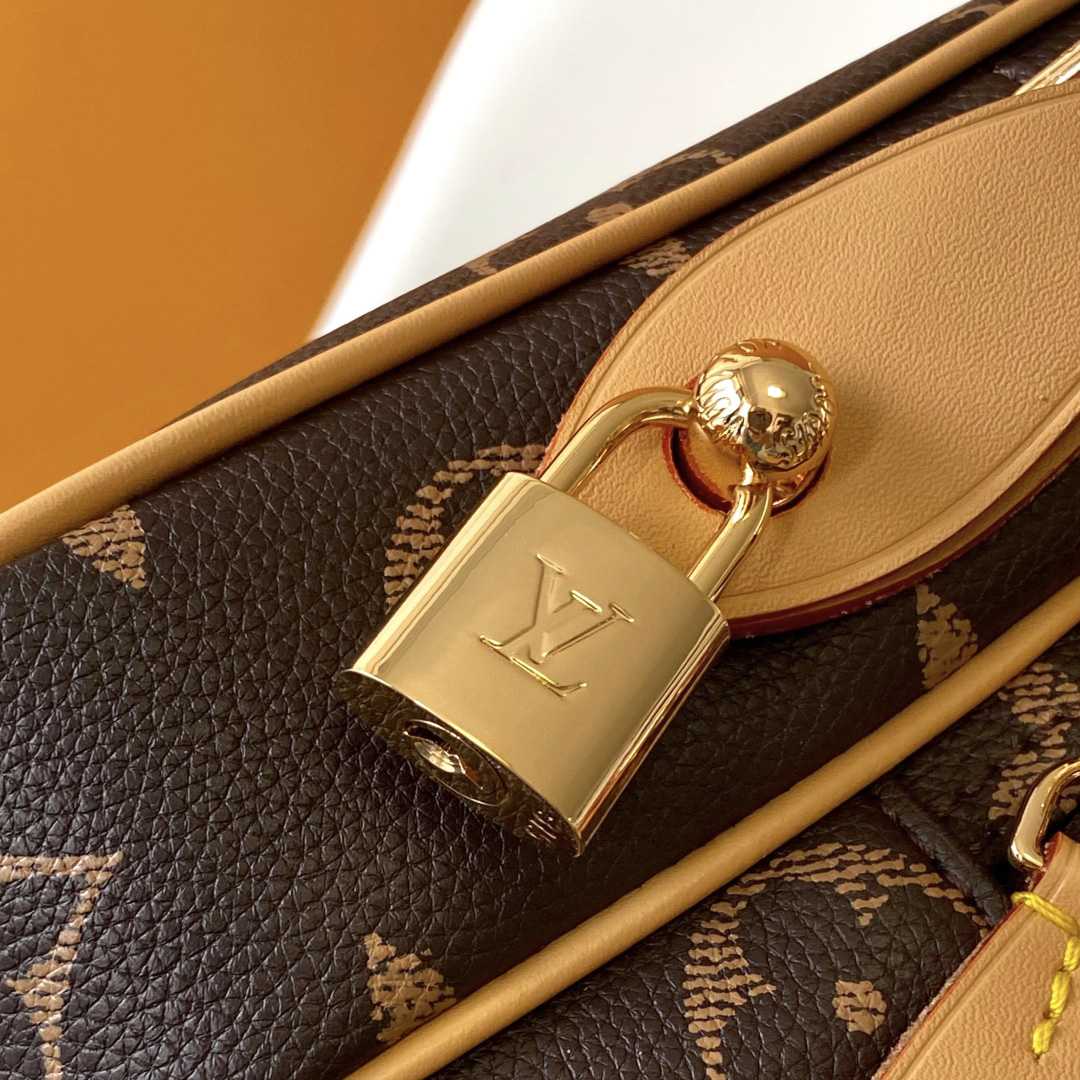 Louis Vuitton Nil   M14025 - DopestKickz