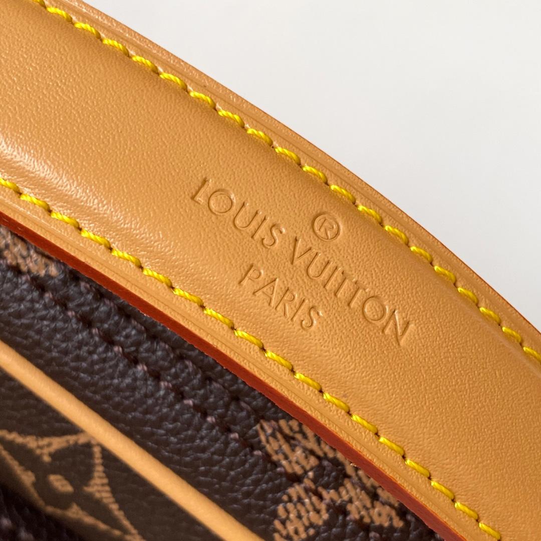 Louis Vuitton Nil   M14025 - DopestKickz