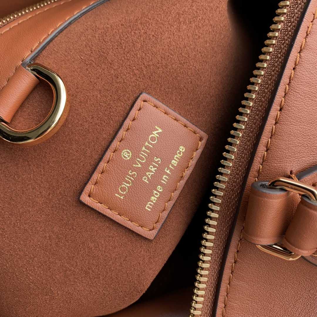 Louis Vuitton Vendôme MM  M22925 - DopestKickz