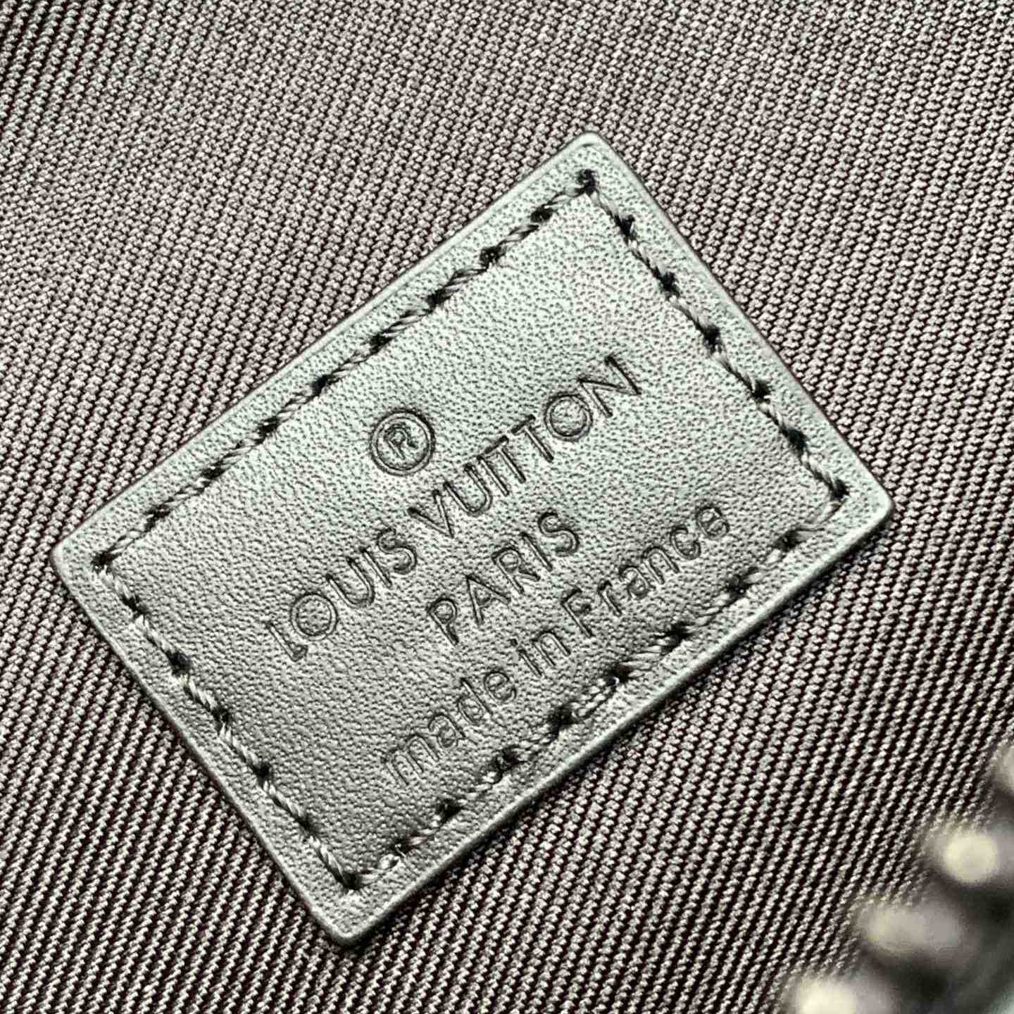 Louis Vuitton Pilot Wearable Wallet   M83563 - DopestKickz