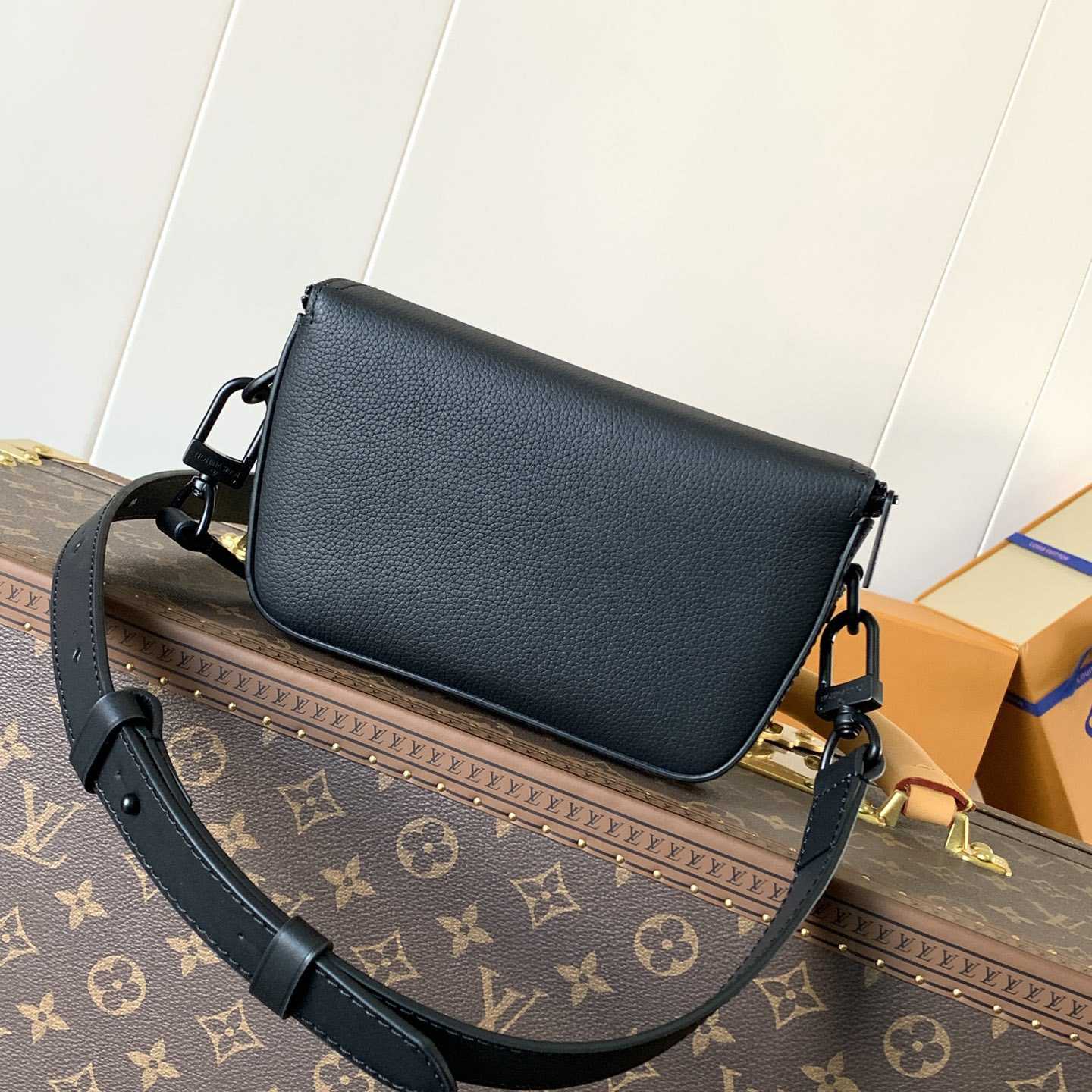 Louis Vuitton Pilot Wearable Wallet   M83563 - DopestKickz