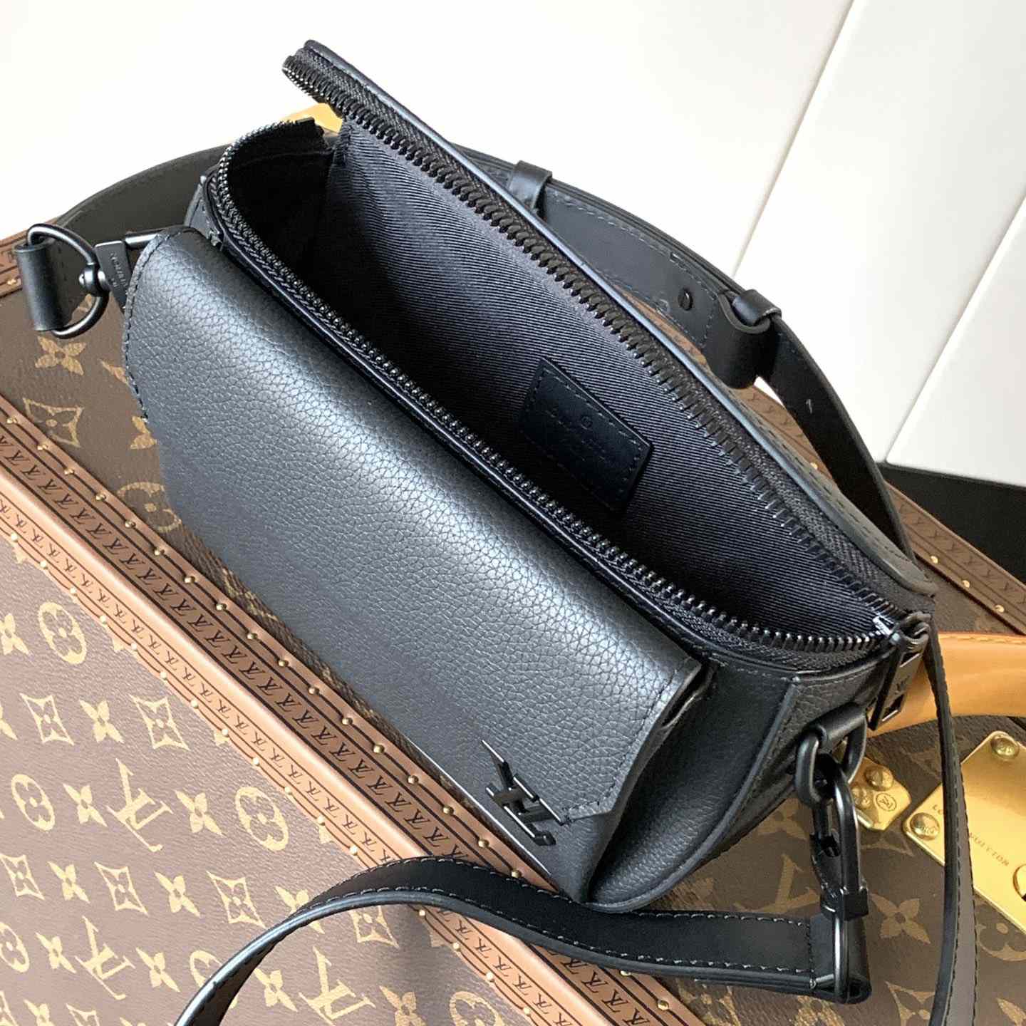 Louis Vuitton Pilot Wearable Wallet   M83563 - DopestKickz