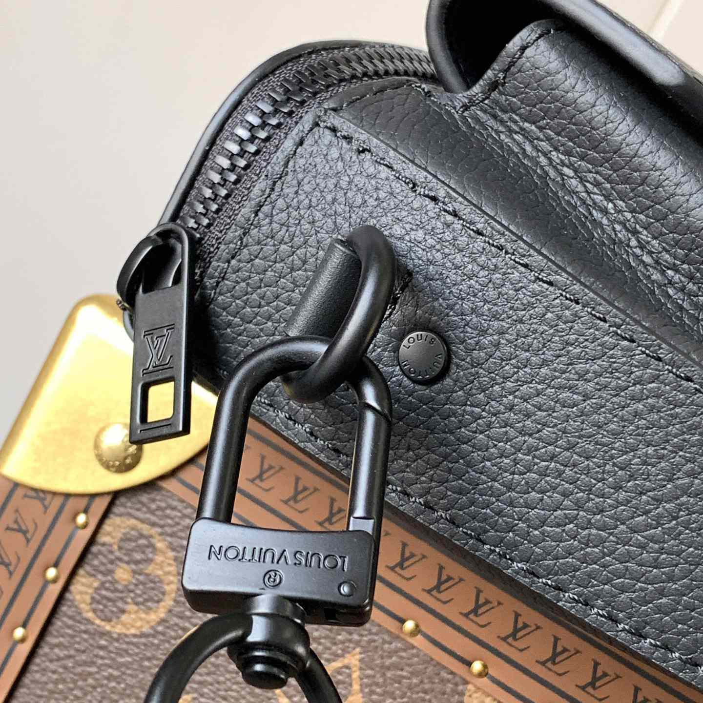 Louis Vuitton Pilot Wearable Wallet   M83563 - DopestKickz