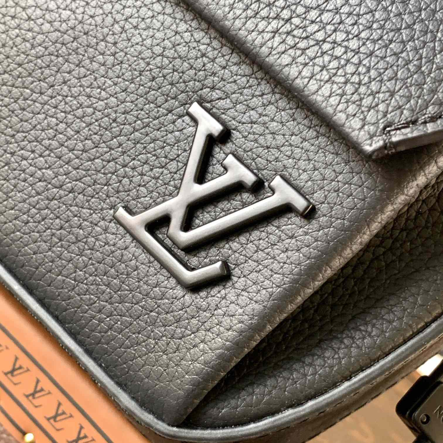 Louis Vuitton Pilot Wearable Wallet   M83563 - DopestKickz