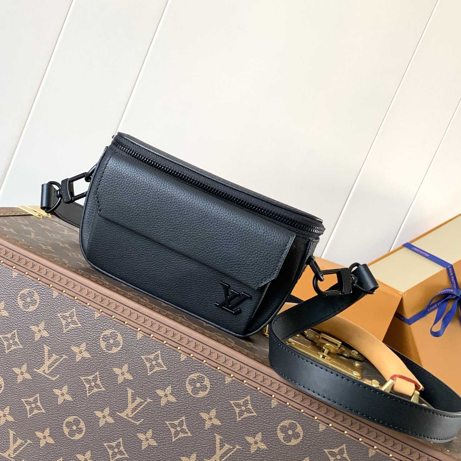 Louis Vuitton Pilot Wearable Wallet   M83563 - DopestKickz