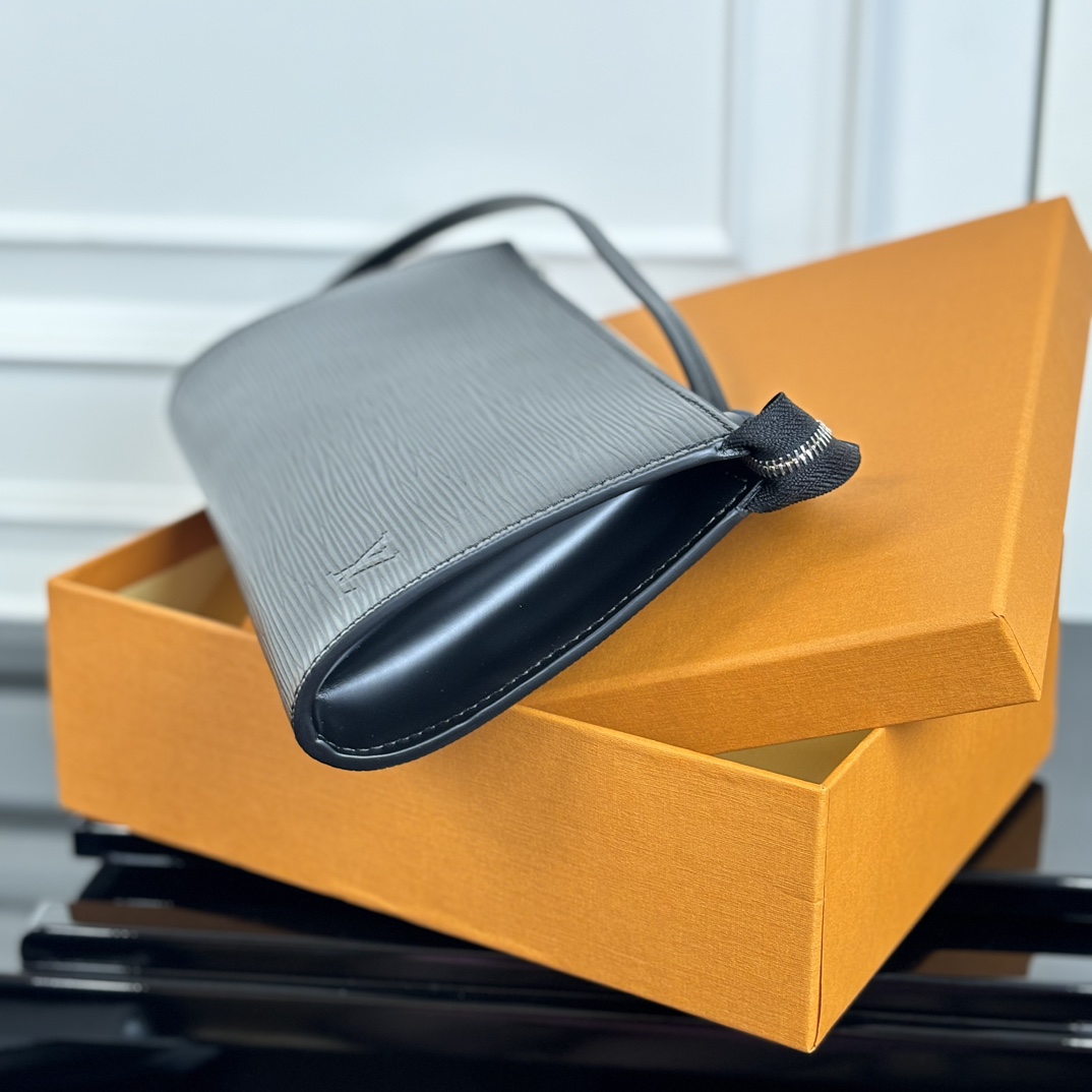 Louis Vuitton Pochette Accessoires  M82720 - DopestKickz