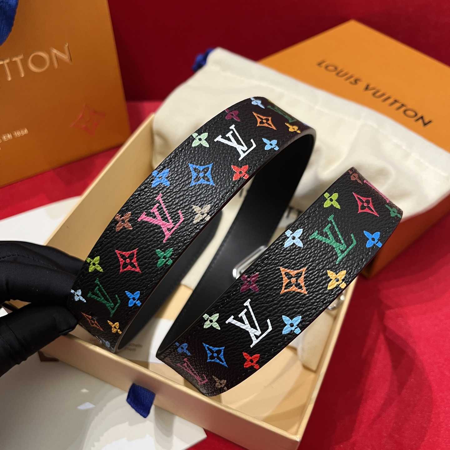 Louis Vuitton LV x TM LV D-Ring 30mm Belt   M8982W - DopestKickz