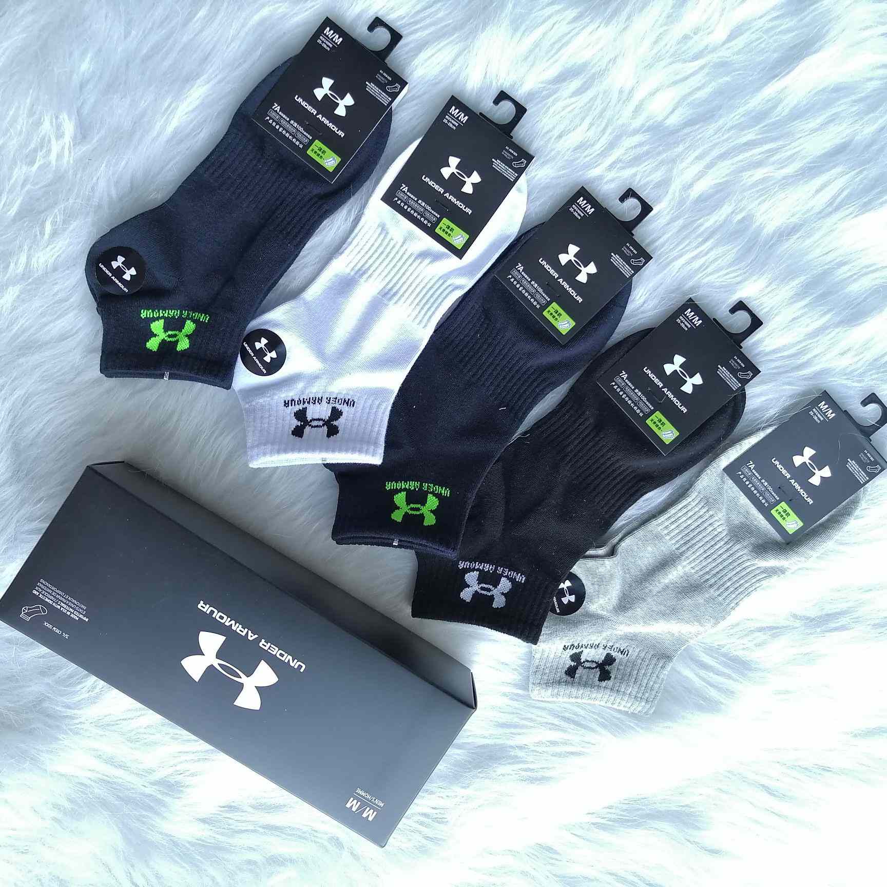 Under Armour Socks/Box - DopestKickz