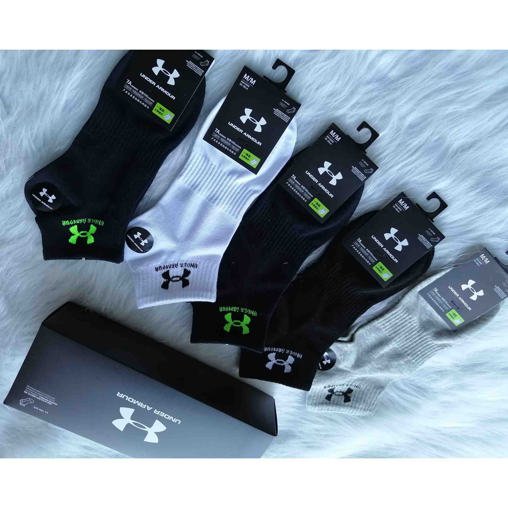 Under Armour Socks/Box - DopestKickz