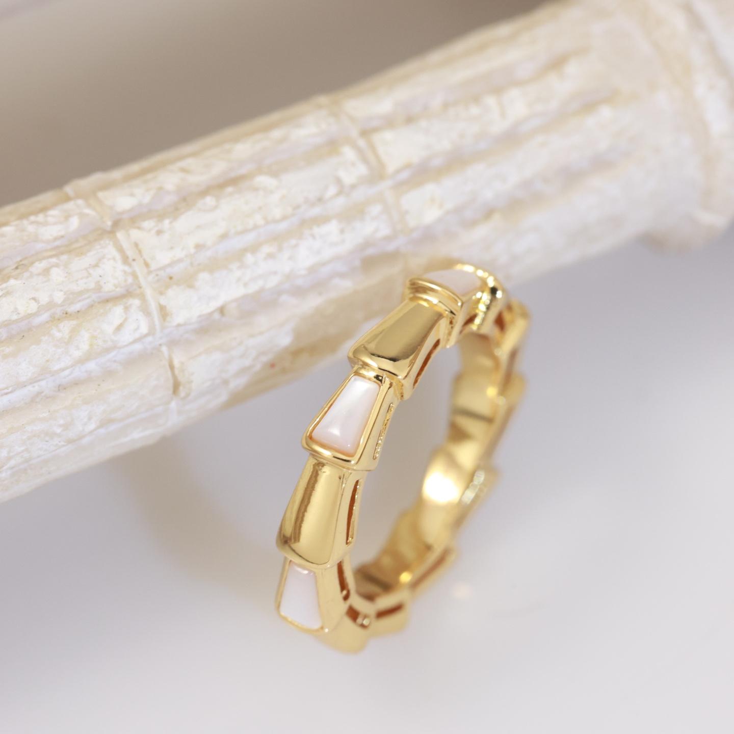 Bvlgari Ring - DopestKickz