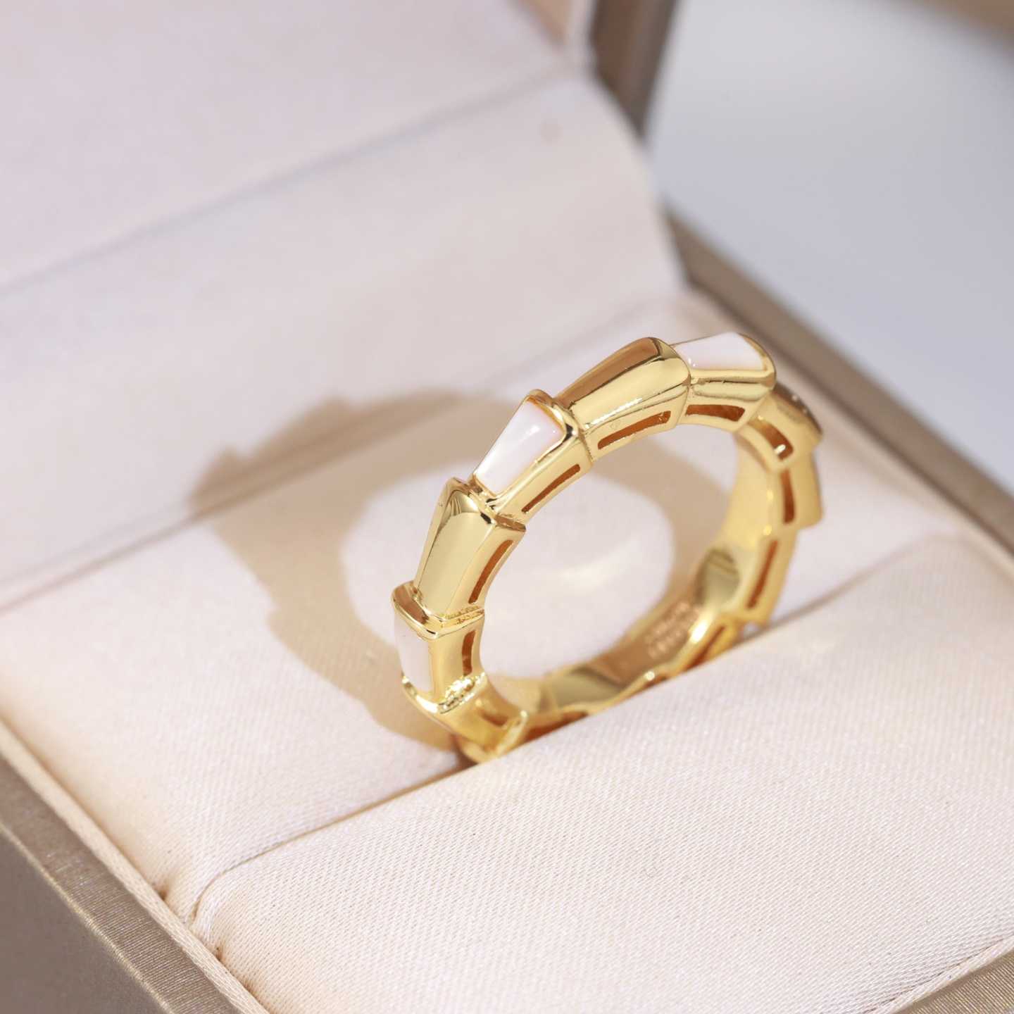 Bvlgari Ring - DopestKickz