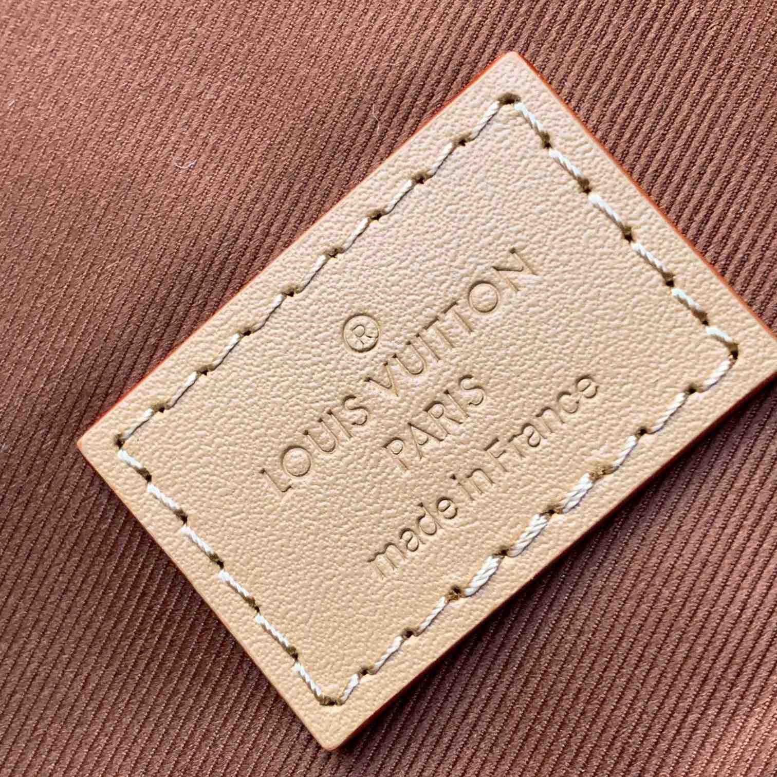 Louis Vuitton Christopher MM  N40564 - DopestKickz