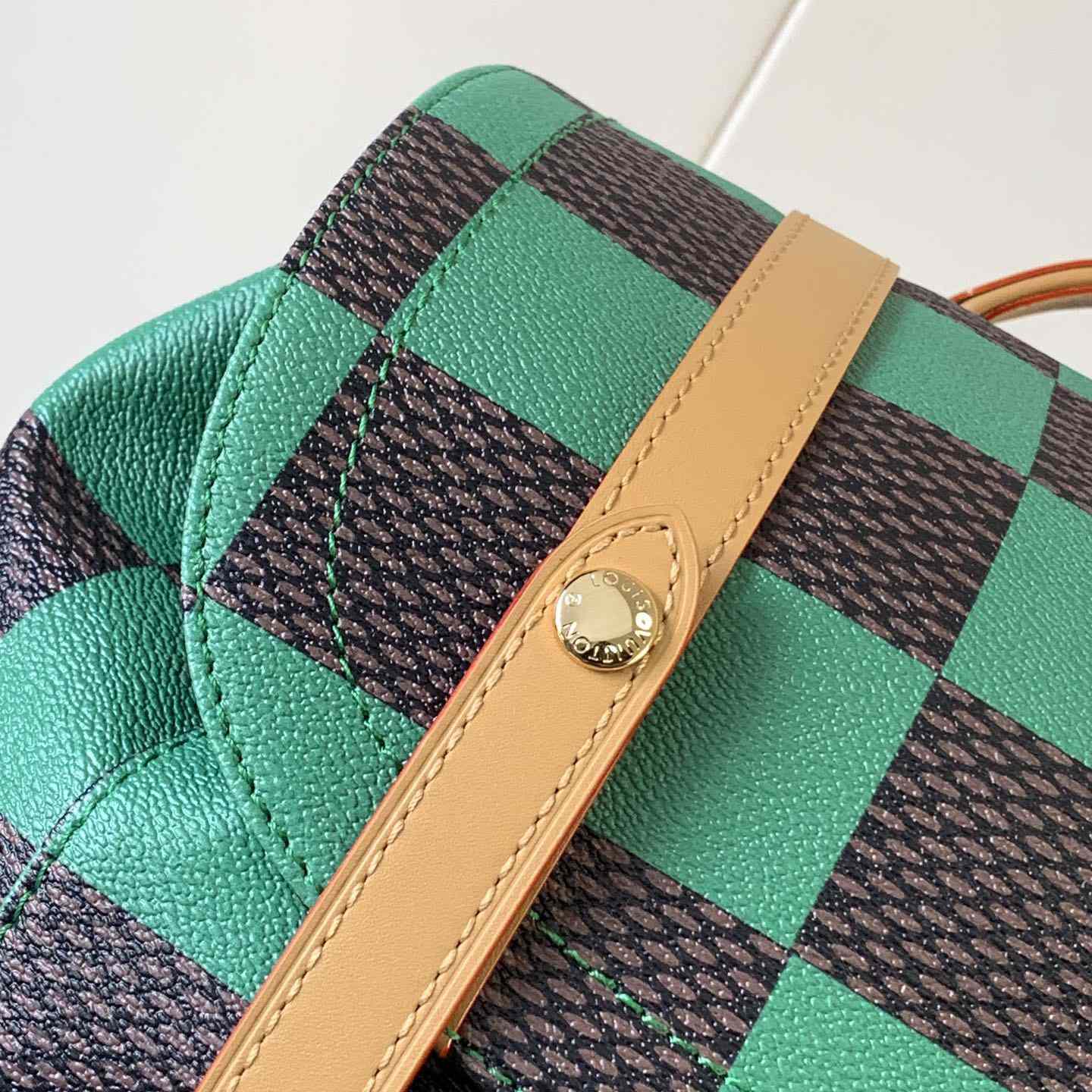 Louis Vuitton Christopher MM  N40564 - DopestKickz