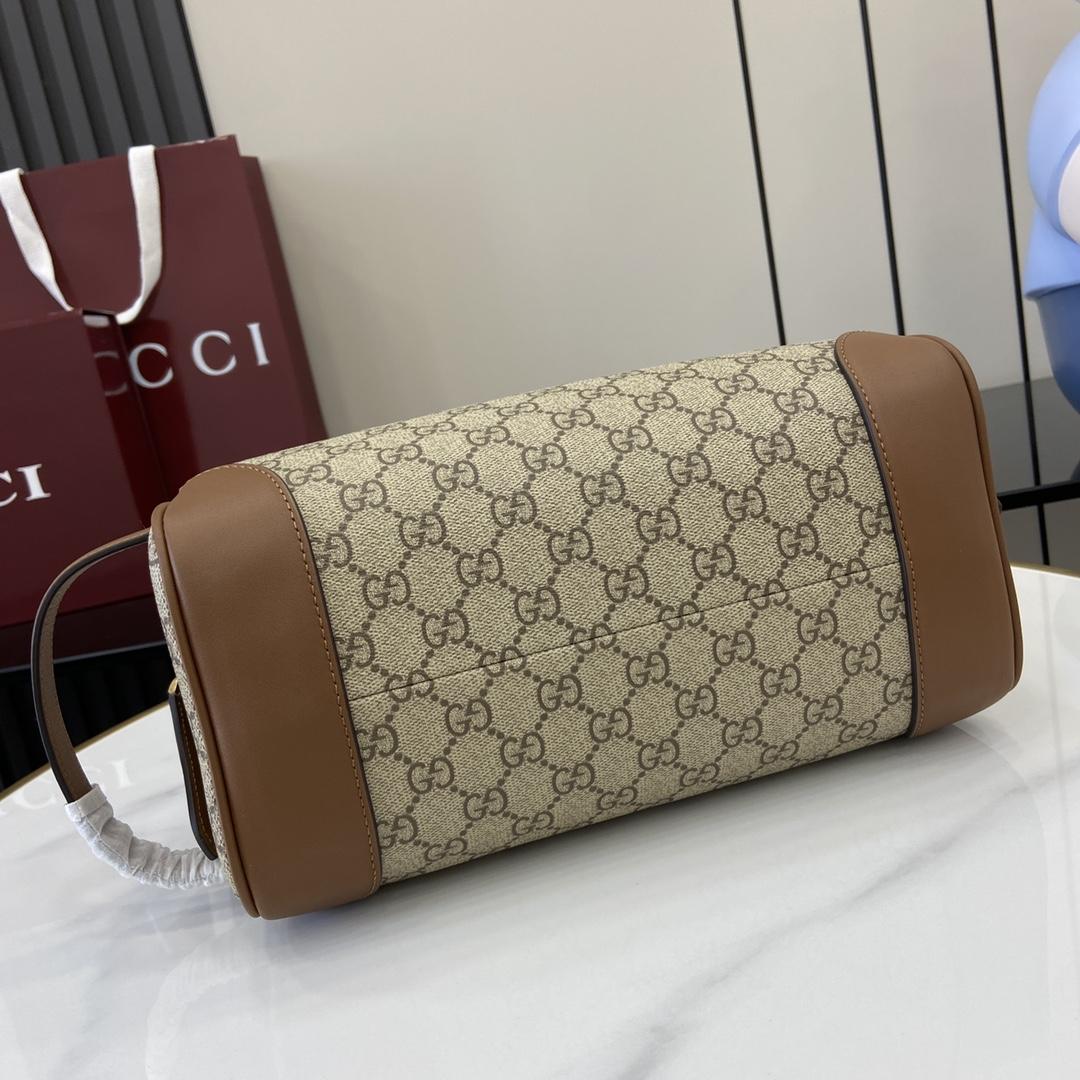 Gucci GG Emblem Medium Toiletry Case - DopestKickz