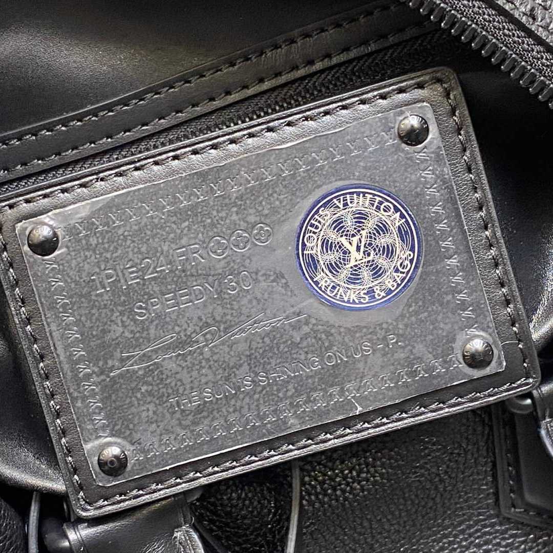 Louis Vuitton Speedy P9 Bandoulière 30   M21108 - DopestKickz