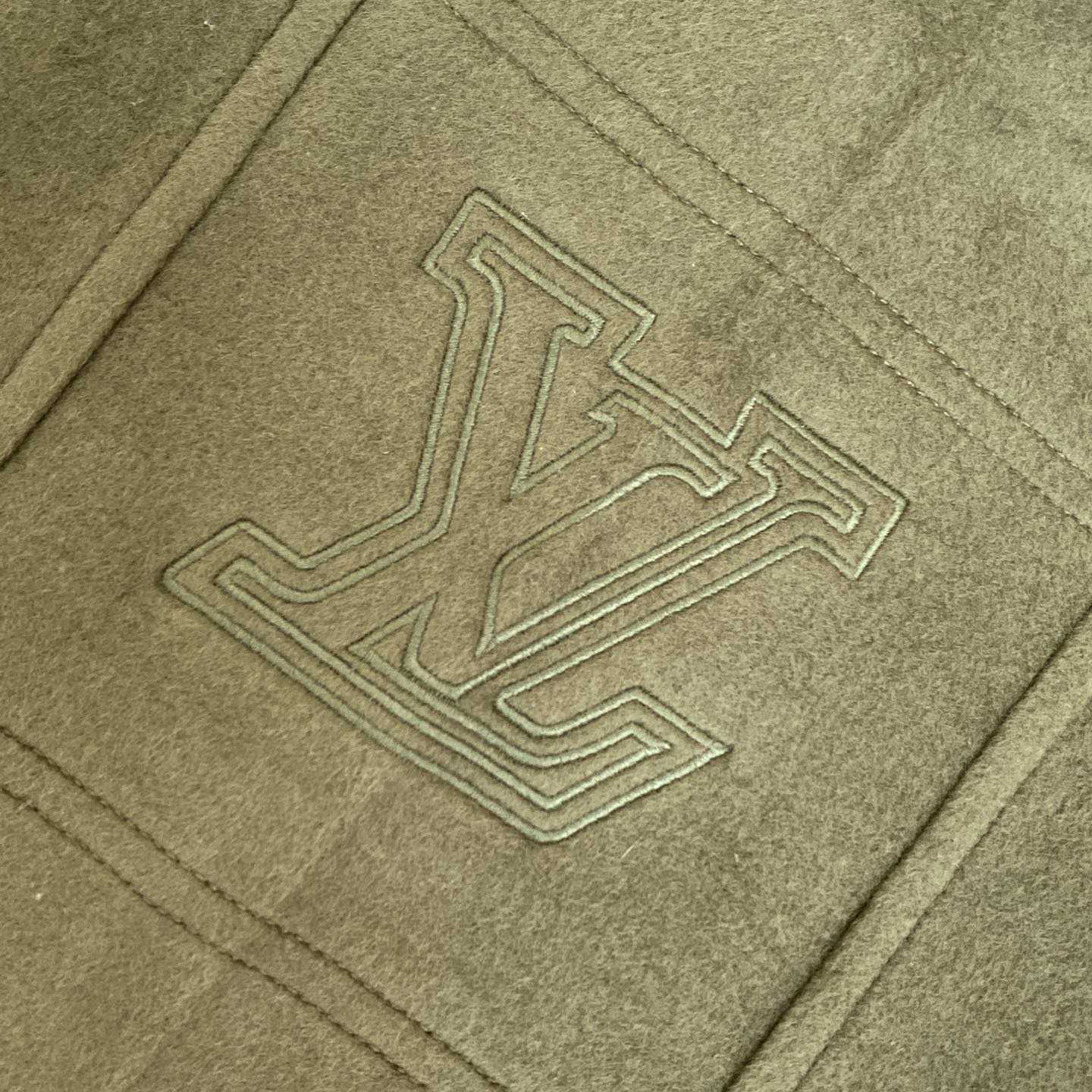 Louis Vuitton Quilted Textured Wool Pants   1AGJPS - DopestKickz