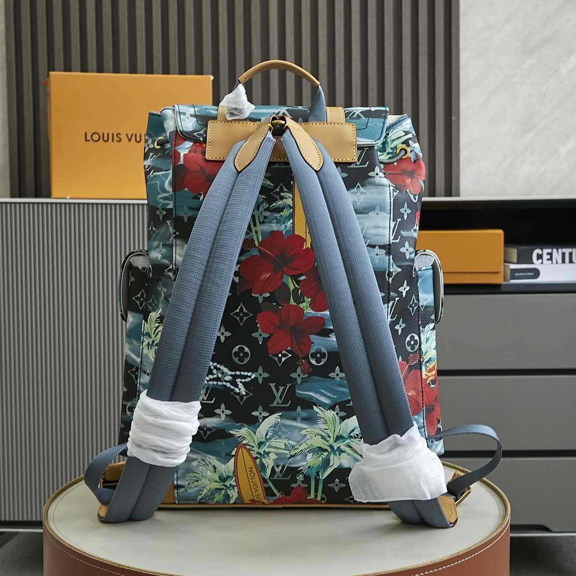 Louis Vuitton Christopher MM  M24996 - DopestKickz