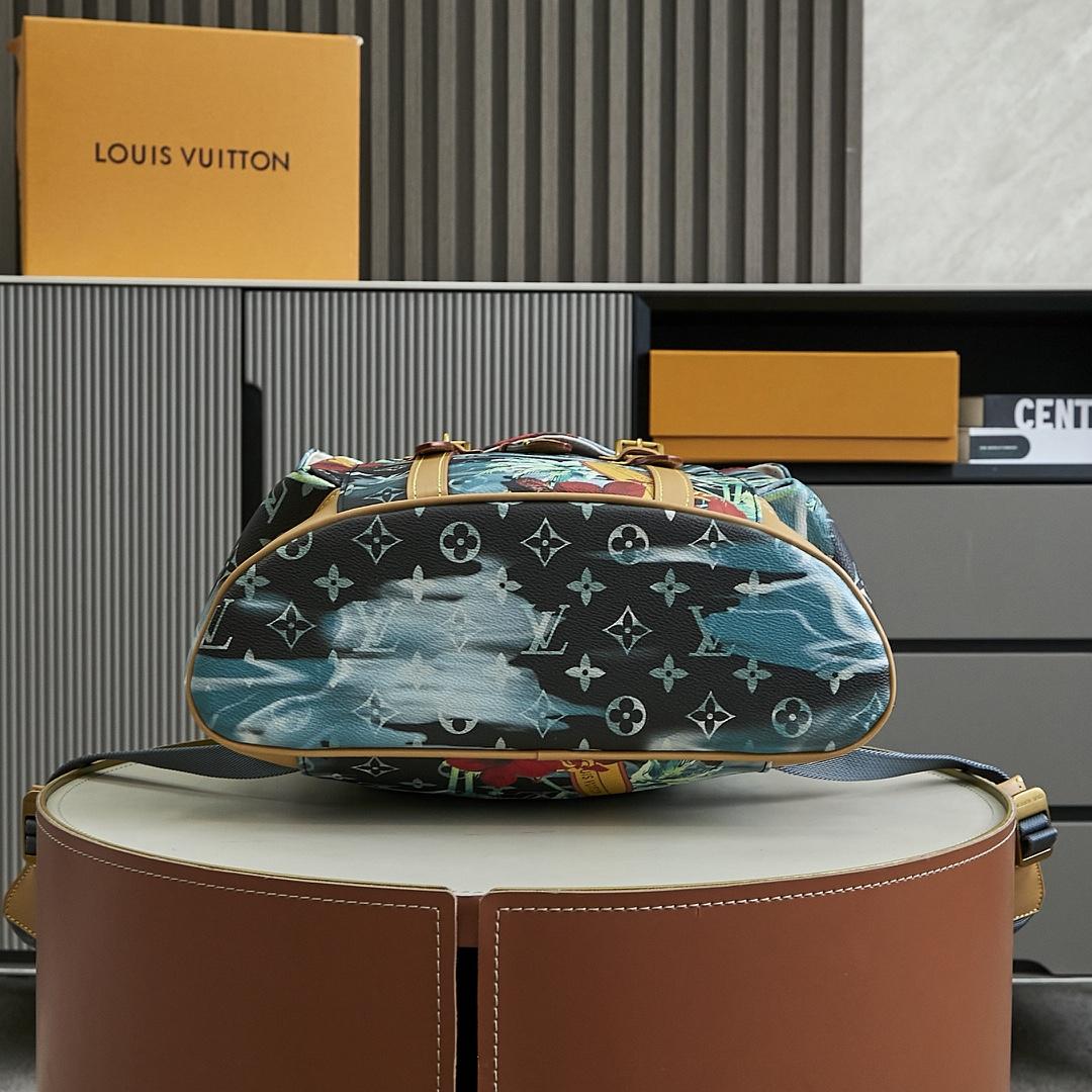 Louis Vuitton Christopher MM  M24996 - DopestKickz