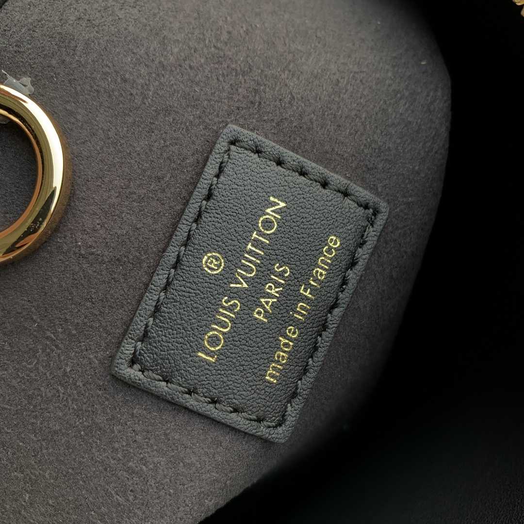 Louis Vuitton Vendôme MM  M22914 - DopestKickz