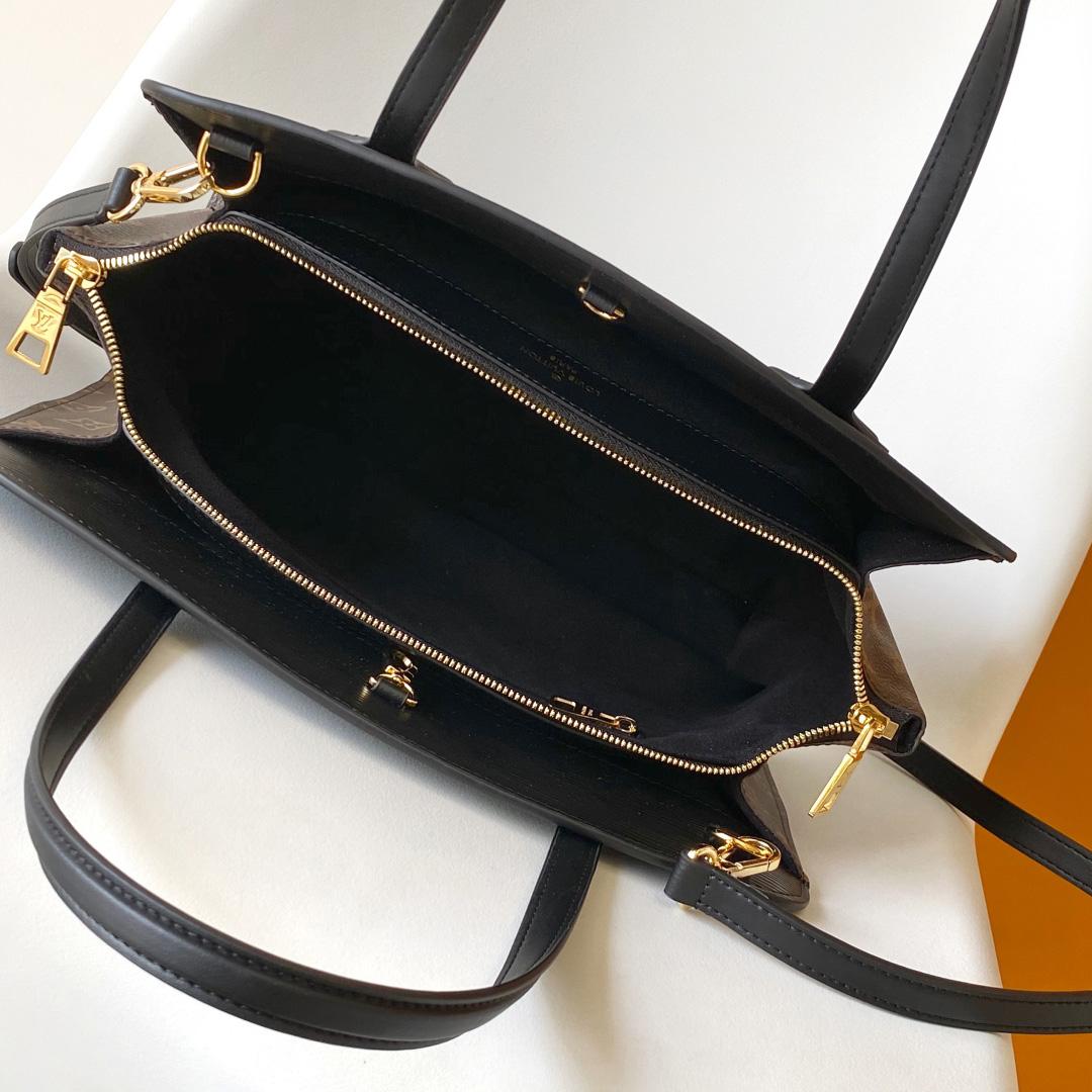 Louis Vuitton Varenne East West   M11791 - DopestKickz