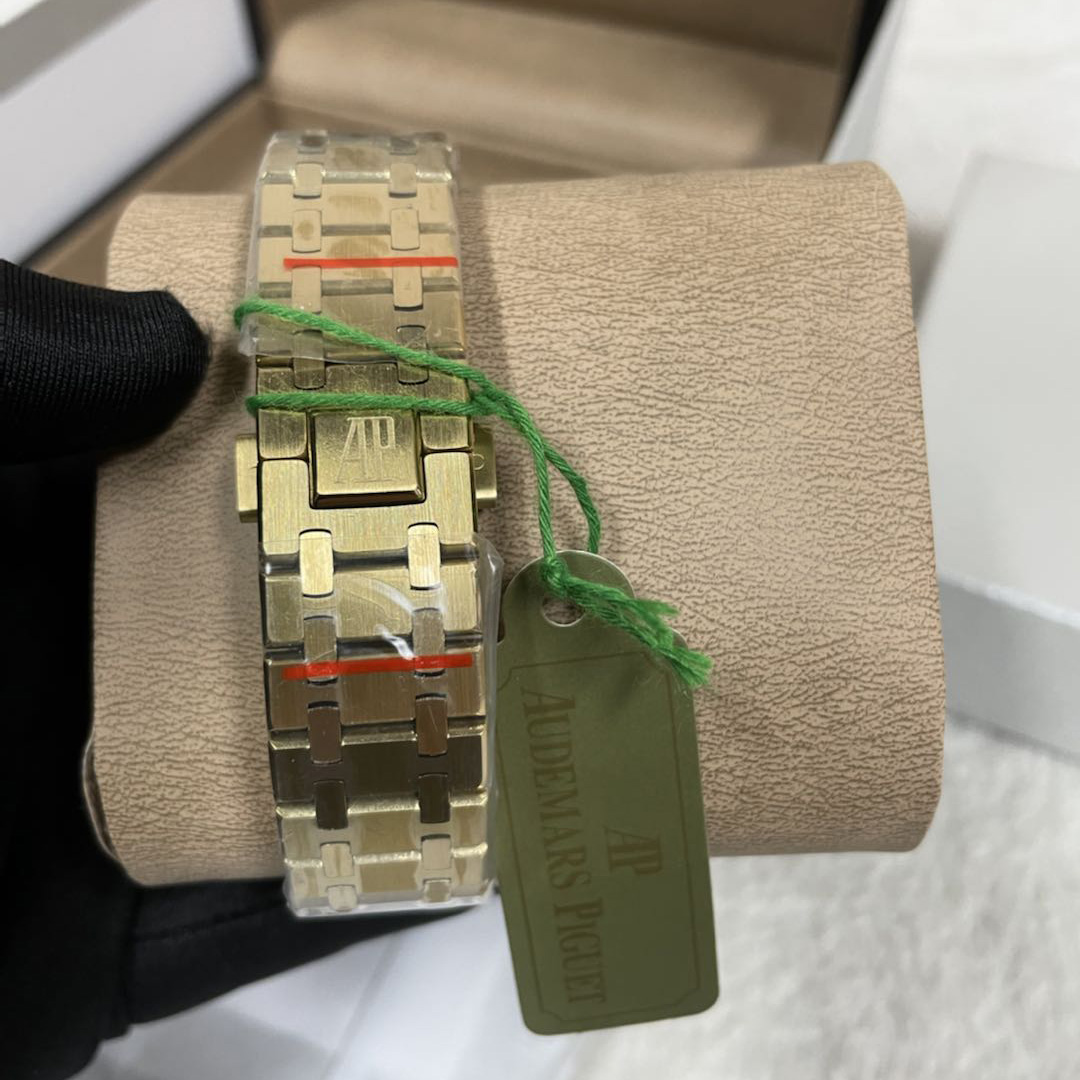 Audemars Piguet Men's Watch   41mm - DopestKickz