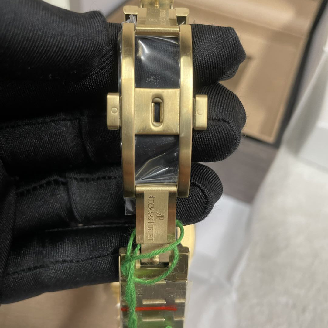 Audemars Piguet Men's Watch   41mm - DopestKickz