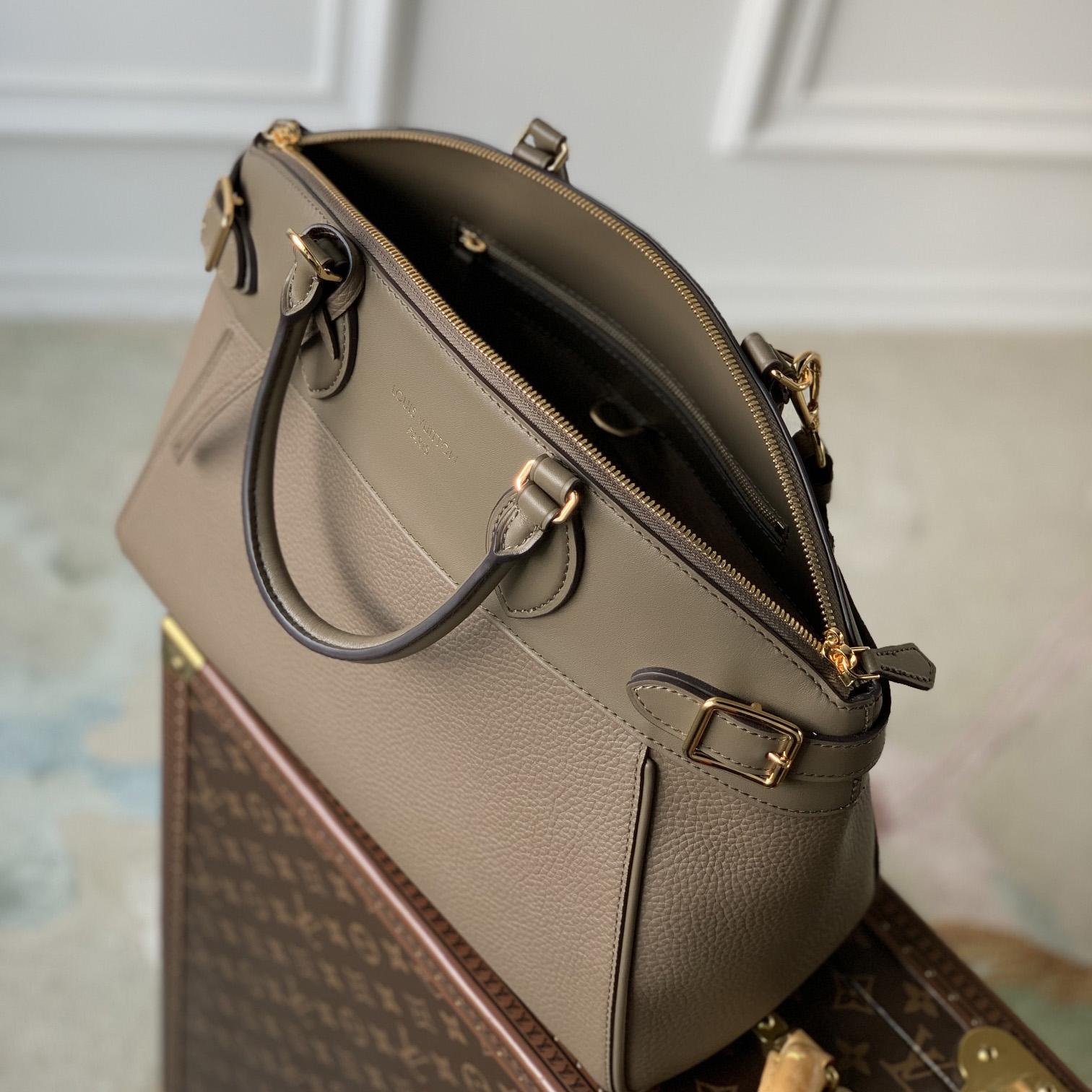 Louis Vuitton Vendôme MM  M22927 - DopestKickz