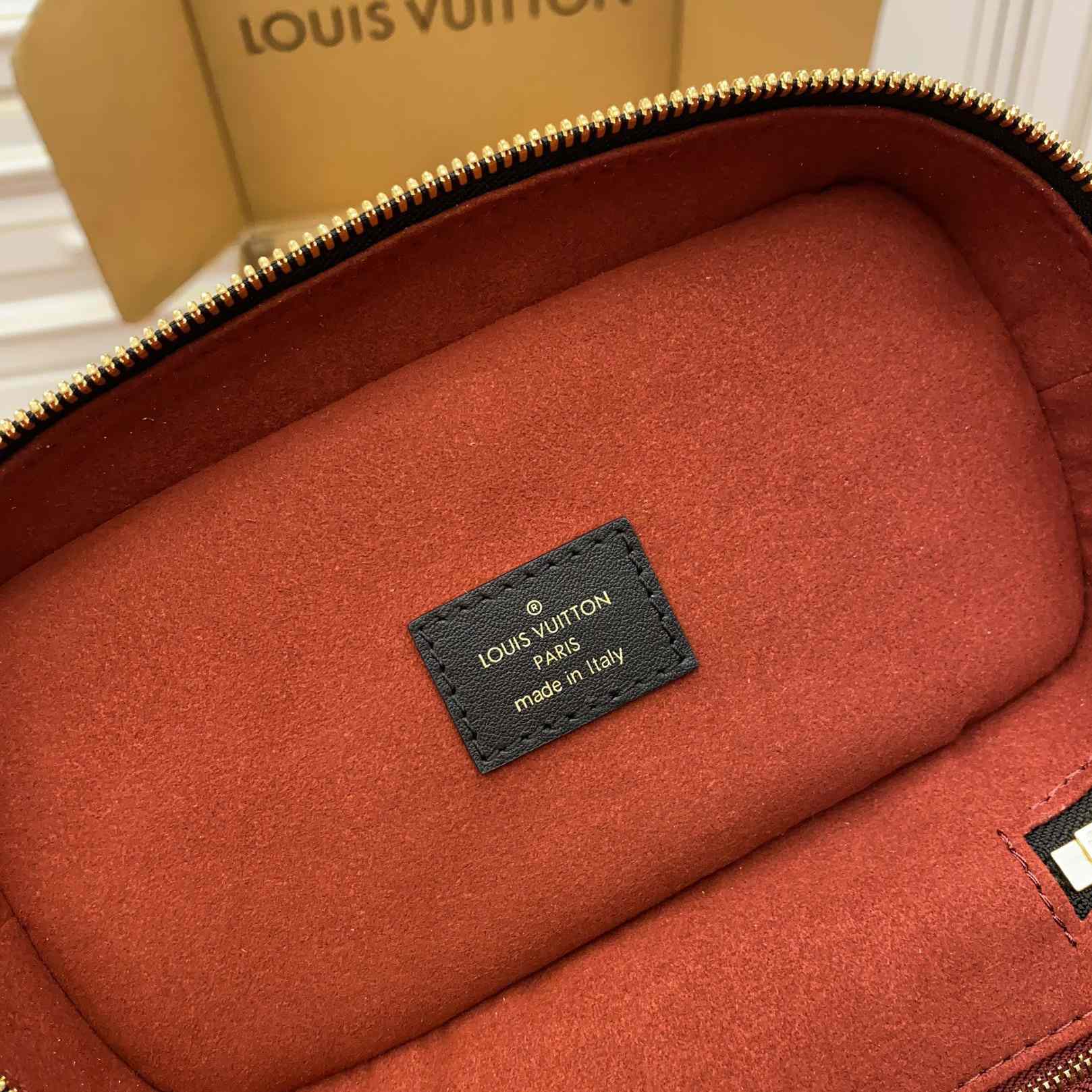 Louis Vuitton Vanity Pouch  M45780   (19x13x11CM) - DopestKickz