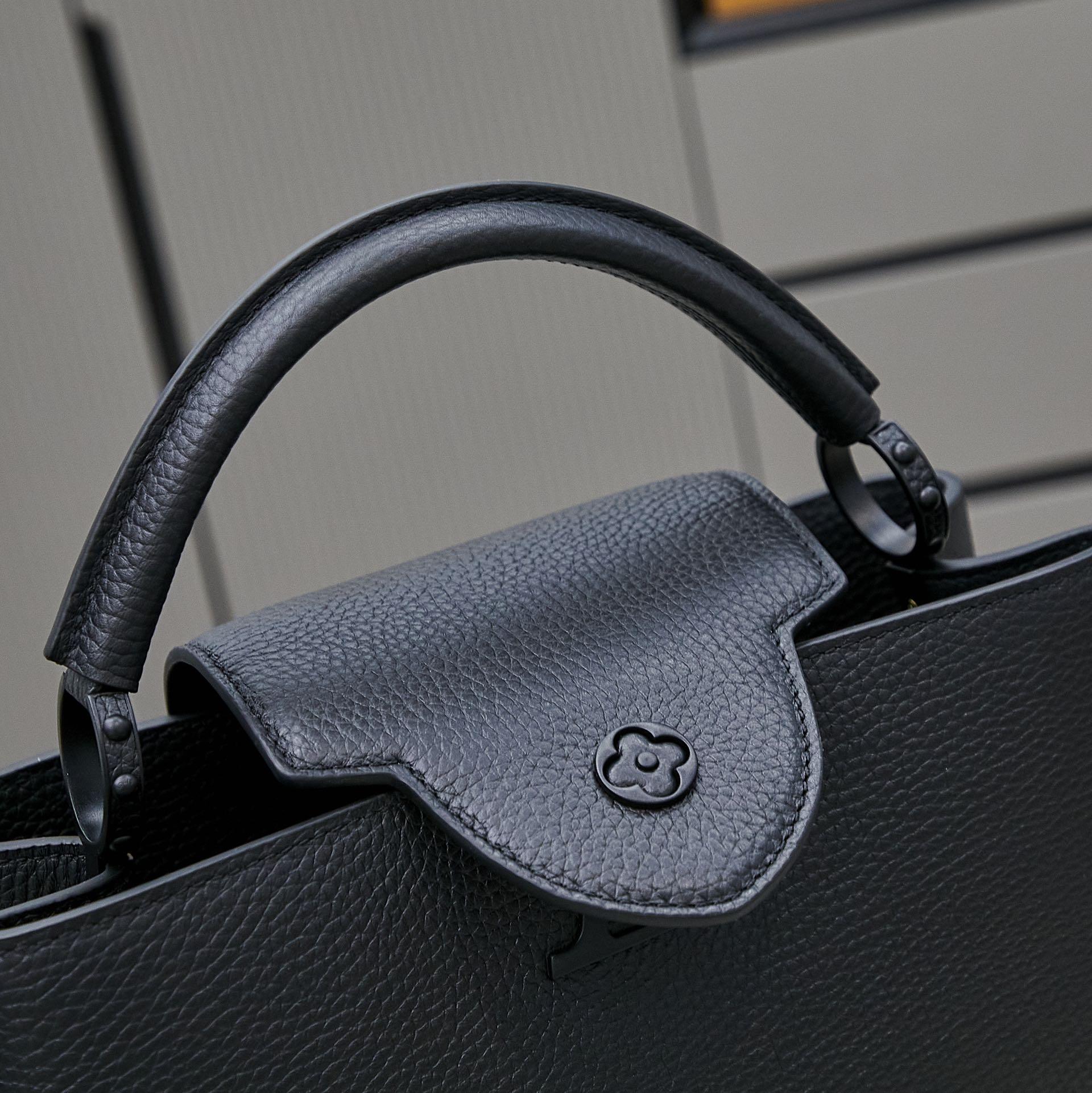 Louis Vuitton Capucines East-West MM  M23947 - DopestKickz