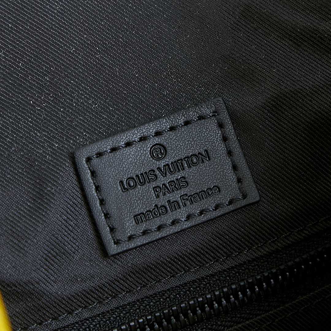 Louis Vuitton Christopher MM  M25016 - DopestKickz