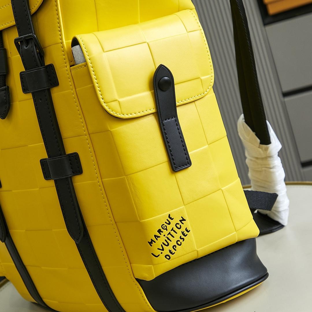 Louis Vuitton Christopher MM  M25016 - DopestKickz