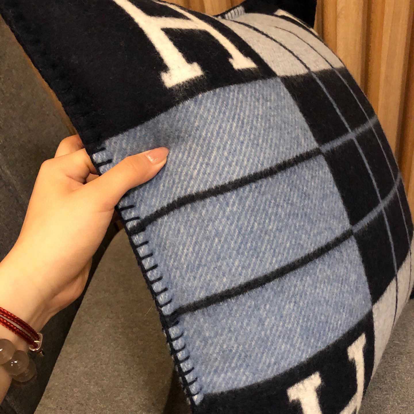 Hermes Avalon III Pillow,Small Model - DopestKickz