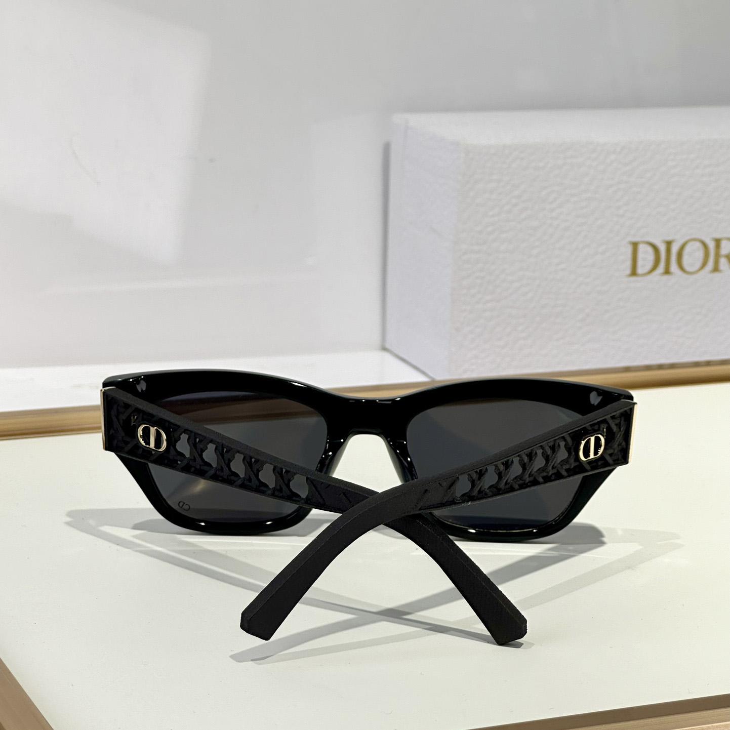 Dior VeryDior S2I Sunglasses - DopestKickz