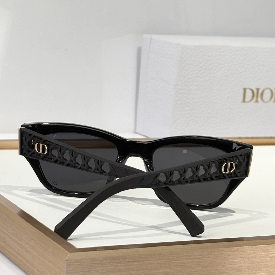 Dior VeryDior S2I Sunglasses - DopestKickz