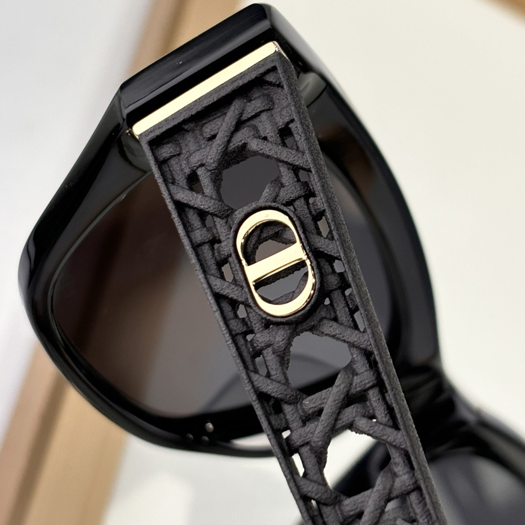 Dior VeryDior S2I Sunglasses - DopestKickz