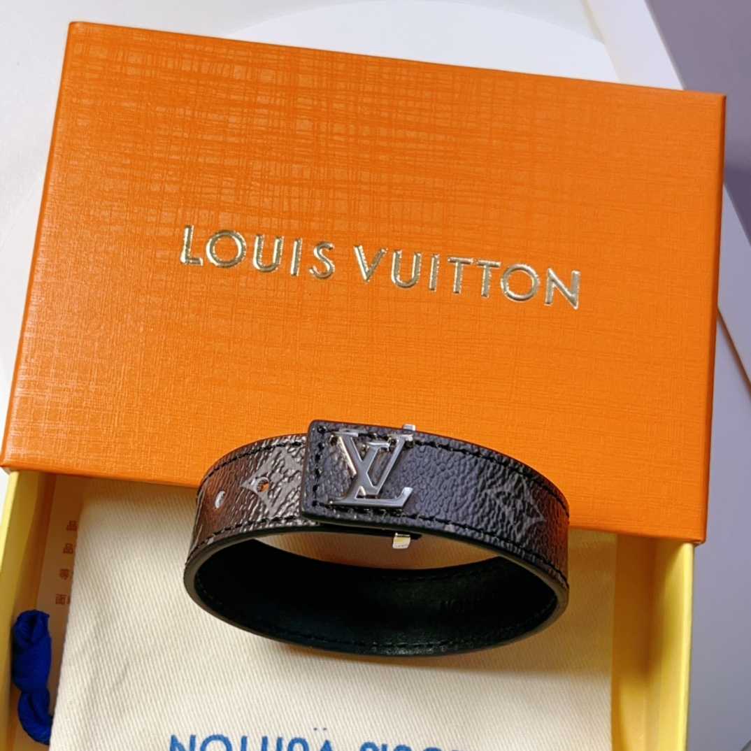 Louis Vuitton LV Slim Bracelet - DopestKickz
