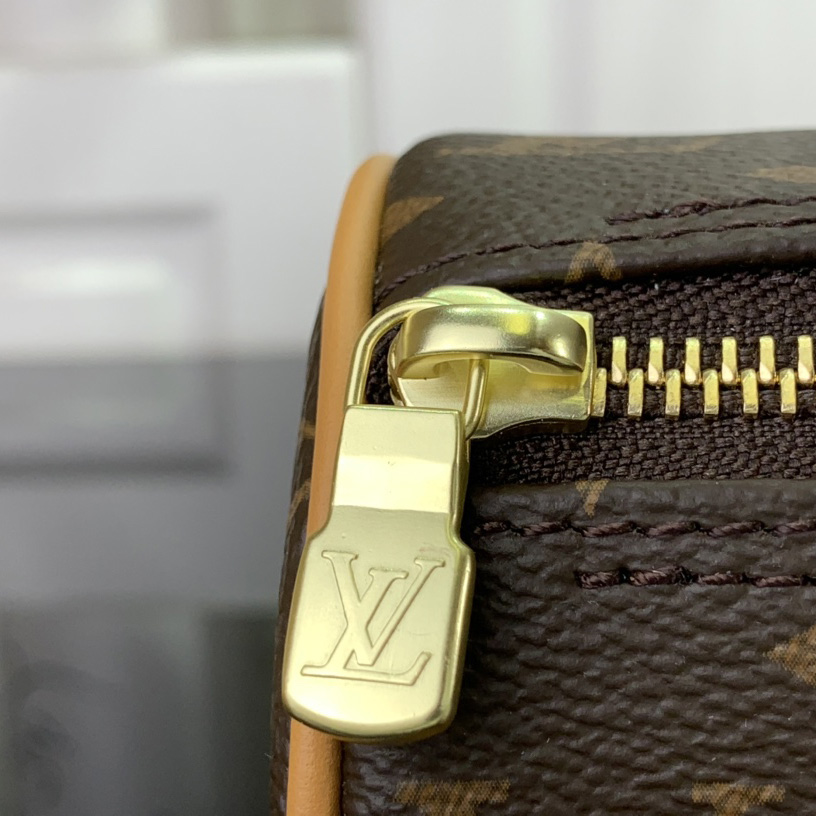 Louis Vuitton Vintage Leather Crossbody Bag   - DopestKickz