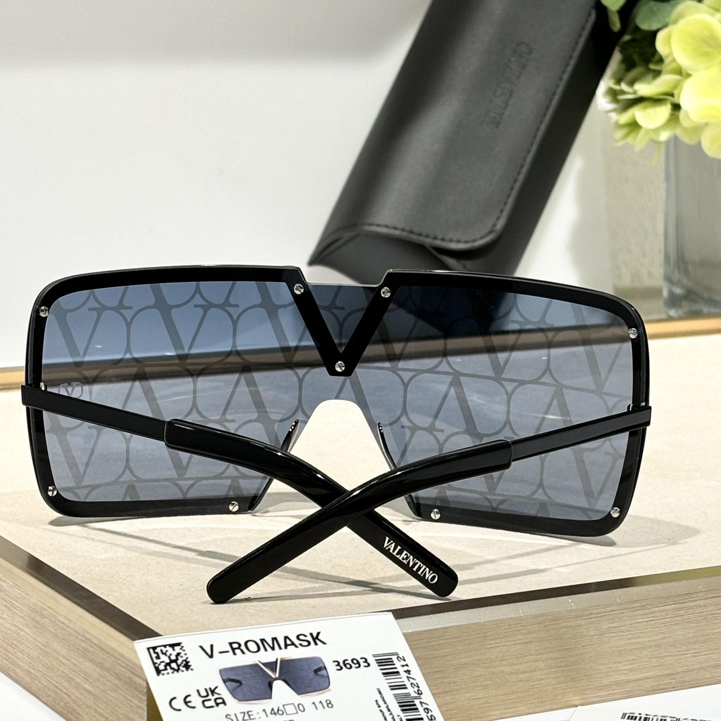 Valent Garavani V-Romask Sunglasses - DopestKickz