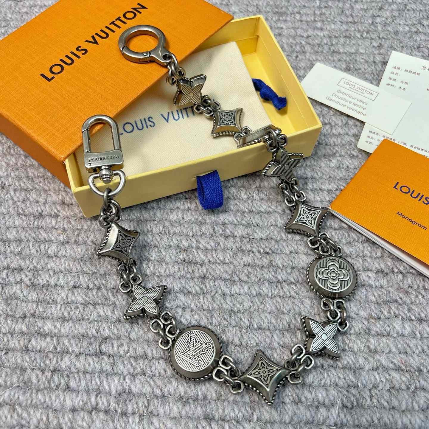 Louis Vuitton Western Chain Belt And Bag Charm   M02031 - DopestKickz