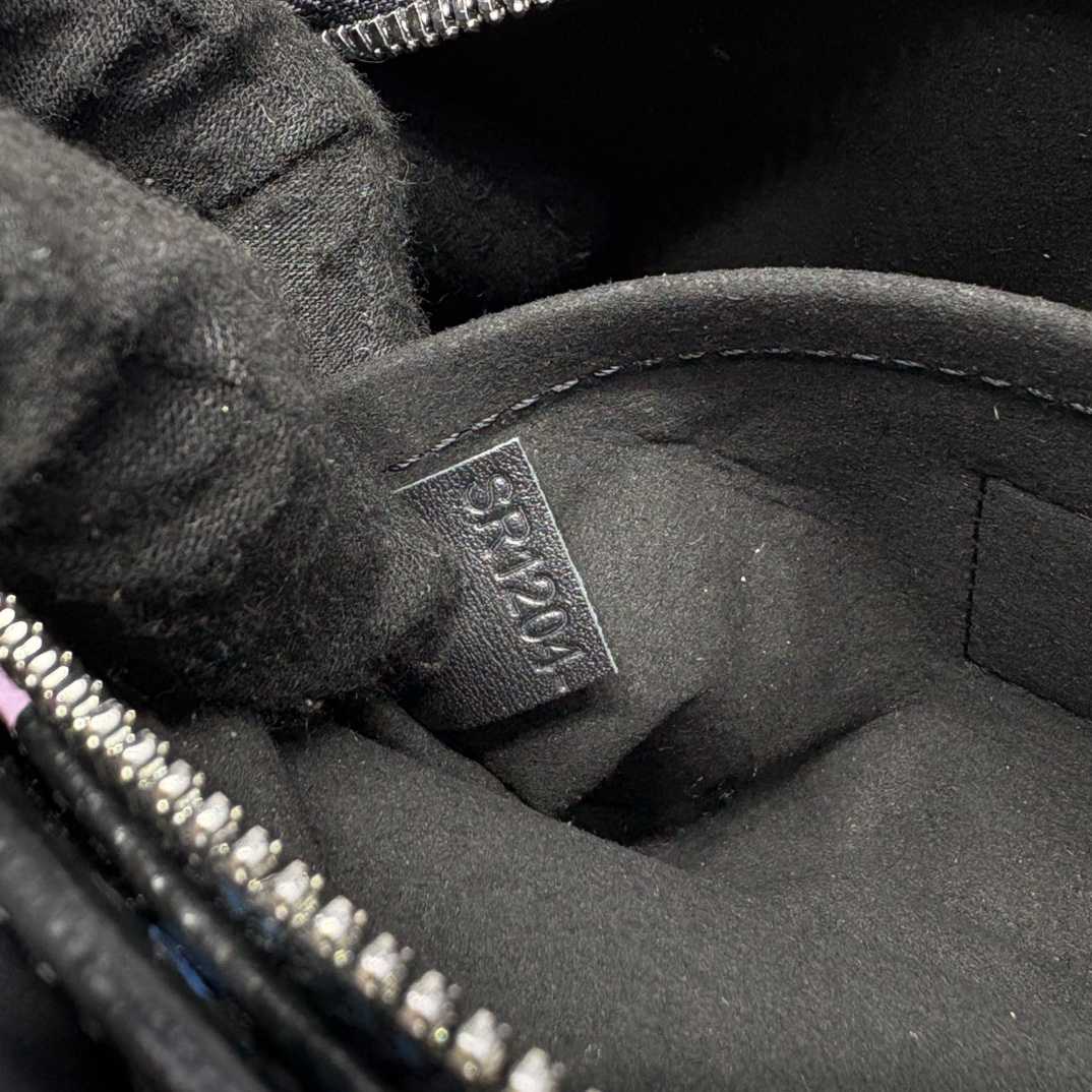 Louis Vuitton LV x TM OnTheGo East West Chain   M13260 - DopestKickz