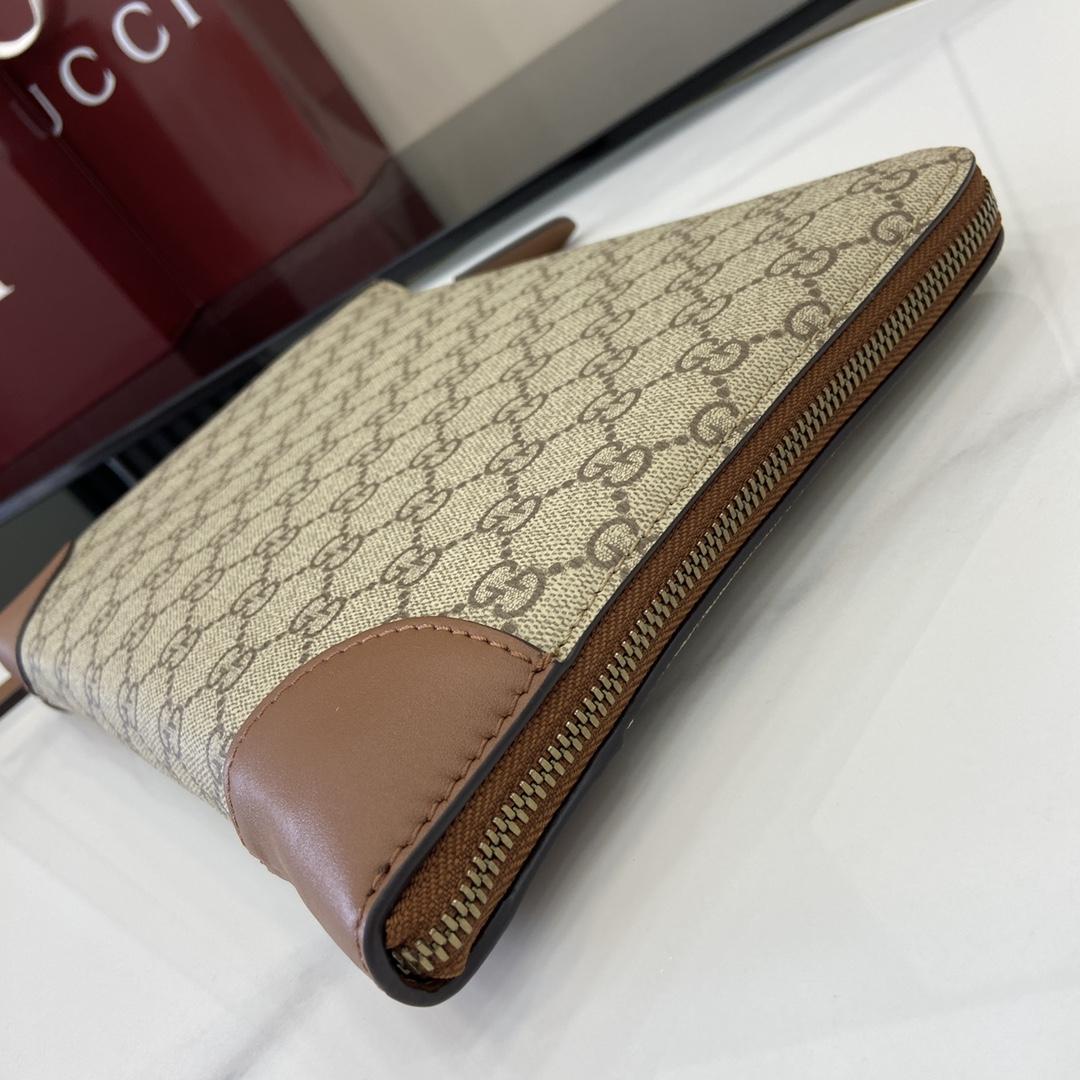 Gucci GG Emblem Small Business Case - DopestKickz