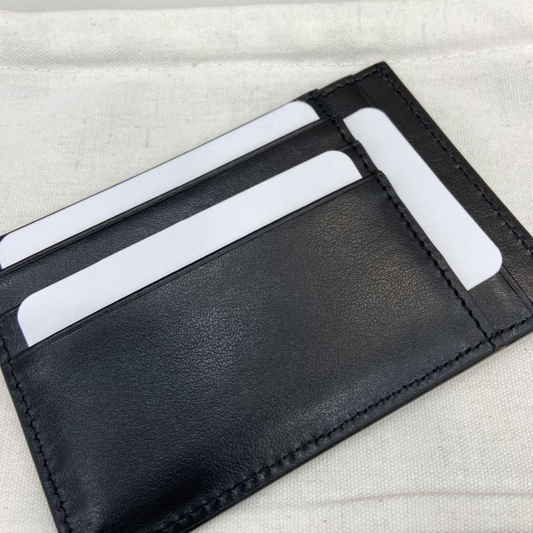 Gucci Maxi GG Card Case - DopestKickz