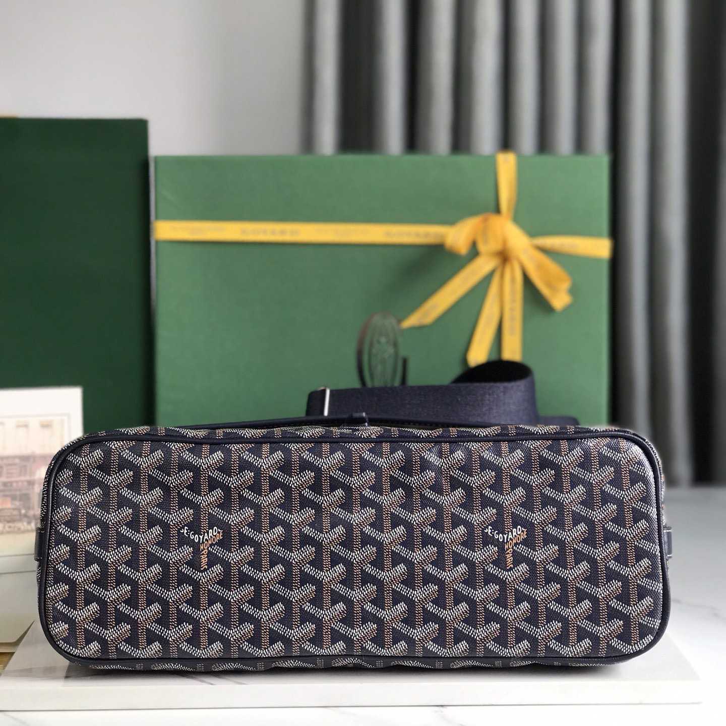 Goyard Capetien MM Messenger Bag   - DopestKickz