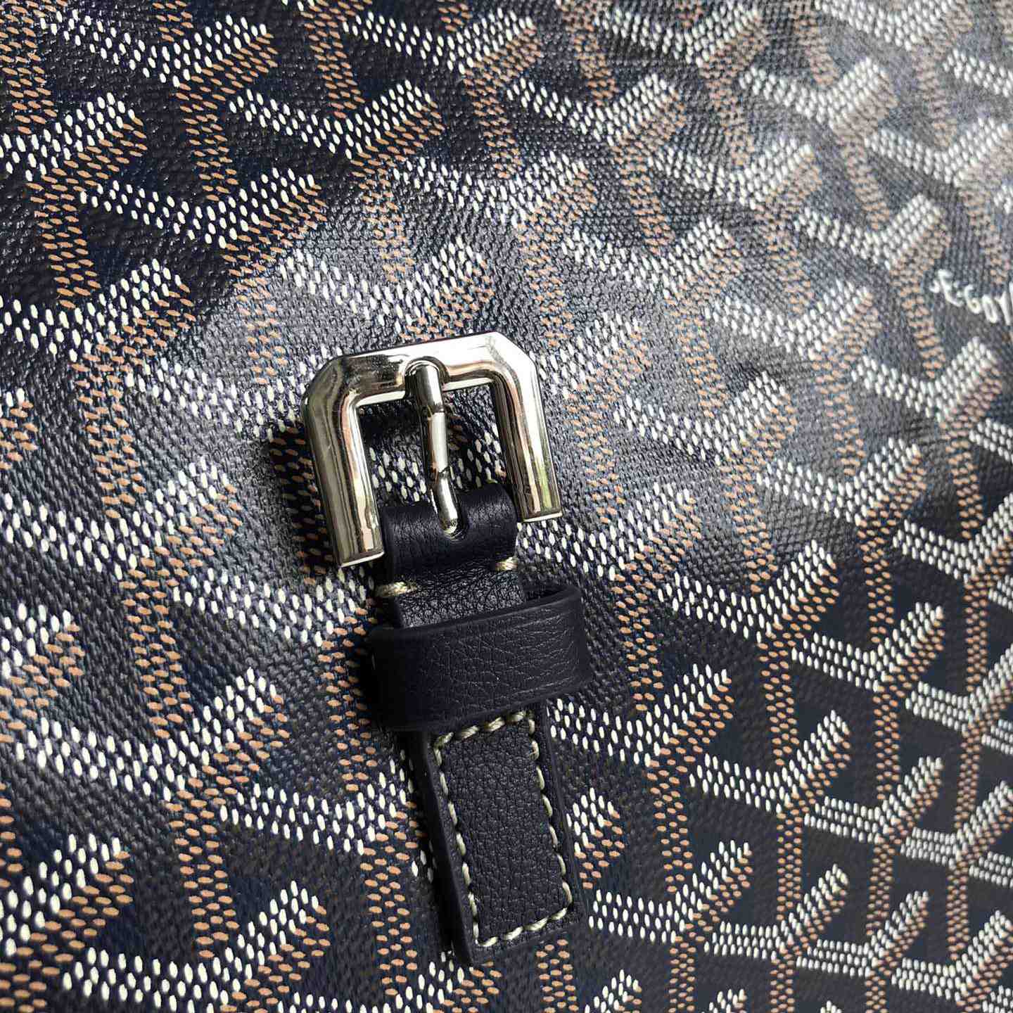 Goyard Capetien MM Messenger Bag   - DopestKickz