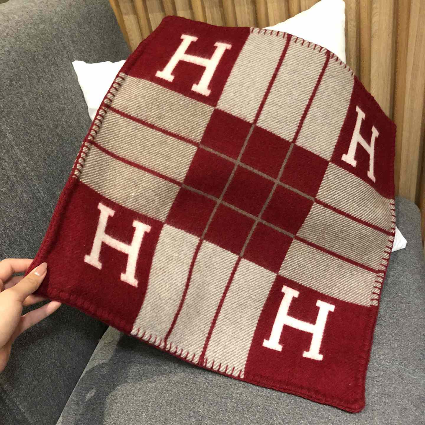 Hermes Avalon III Pillow,Small Model - DopestKickz